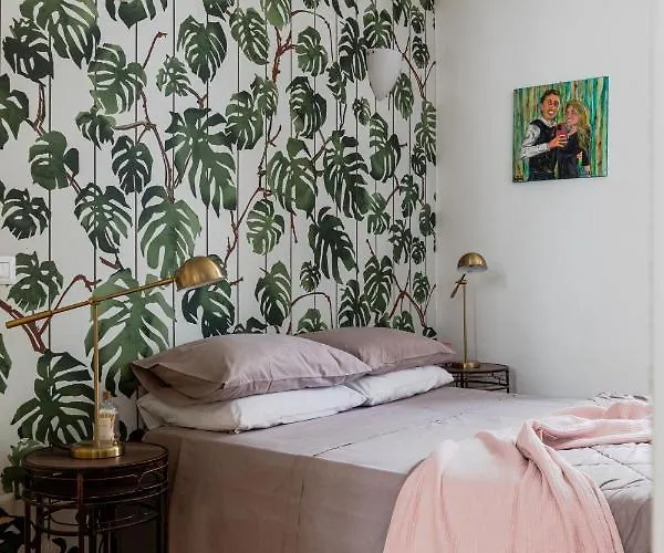 Giglio Quiet At Campo Dei Fiori