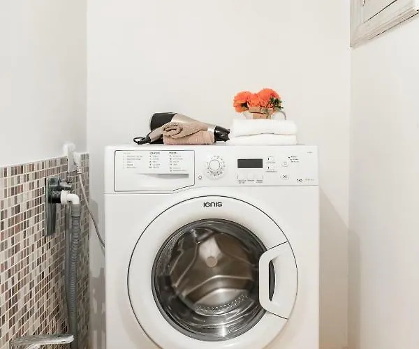 Giglio Quiet At Campo Dei Fiori